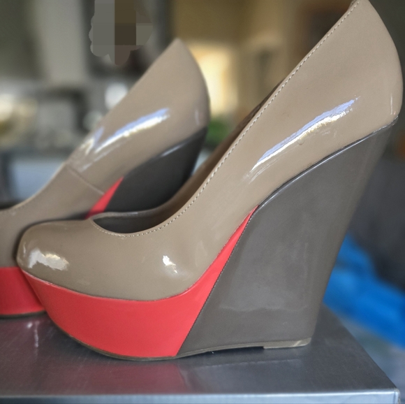 NIB!! Tan and Pink Platform Wedge Heels size 10 - Picture 4 of 8